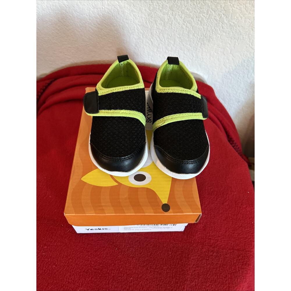 Girls Yeskis Toddler Black Sneakers Size 6 New Skywheel